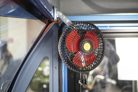 Трицикл электрический Rutrike КАРГО Кабина 1500 60V1000W (красный)