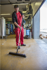 Щетка подметальная Vikan (61см, черный, мягкая)