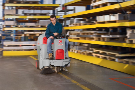 Подметальная машина Comac CS 700 B FP