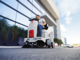 Подметальная машина Comac CS700 B (Li-Ion, 144 Ah)