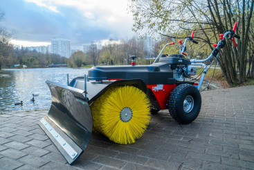 Подметальная машина Limpar 84 PRO Honda (сегментная щетка)