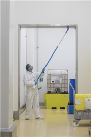 Ручка телескопическая Vikan (d32мм, красный, подв. воды)