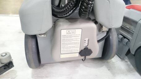 Поломоечная машина Comac Vispa 35 В (63Ач, Li)