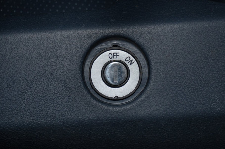 Трицикл электрический Rutrike КАРГО Кабина Универсал 1500 (черный)