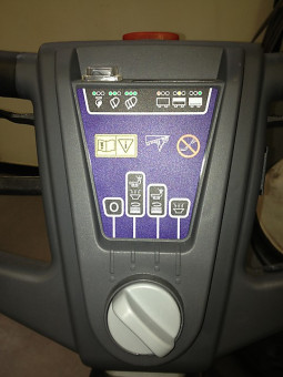 Поломоечная машина Nilfisk SC400 43E